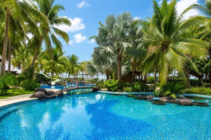 Albercas tipo laguna del resort